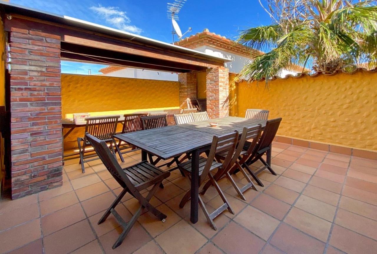 Ampuriahome Villa Hosting 15, Pool & Mooring Empuriabrava Bagian luar foto