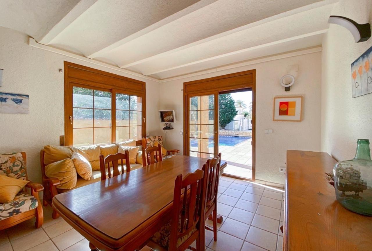 Ampuriahome Villa Hosting 15, Pool & Mooring Empuriabrava Bagian luar foto